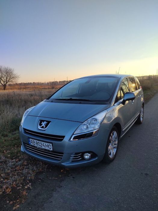 Peugeot 5008 гарний стан