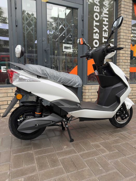Електроскутер Sinski XSJ2000DQT-18A
