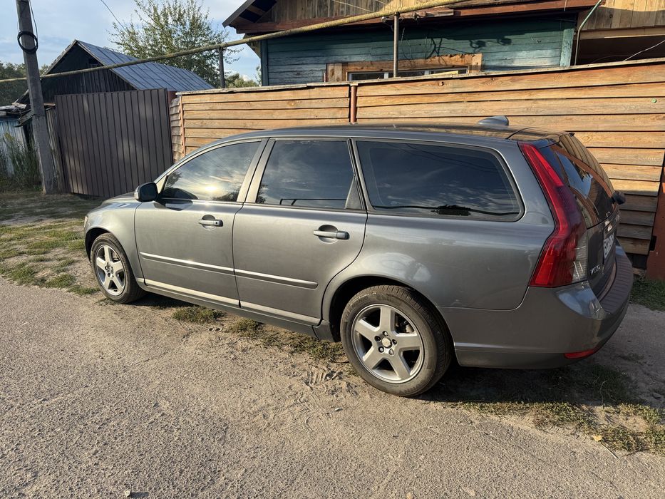 Продам авто VOLVO V50 2008