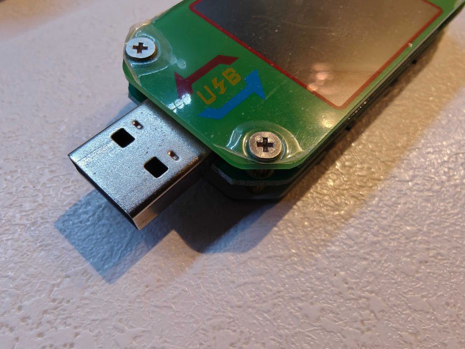 многофункциональный USB-тестер RuiDeng UM24