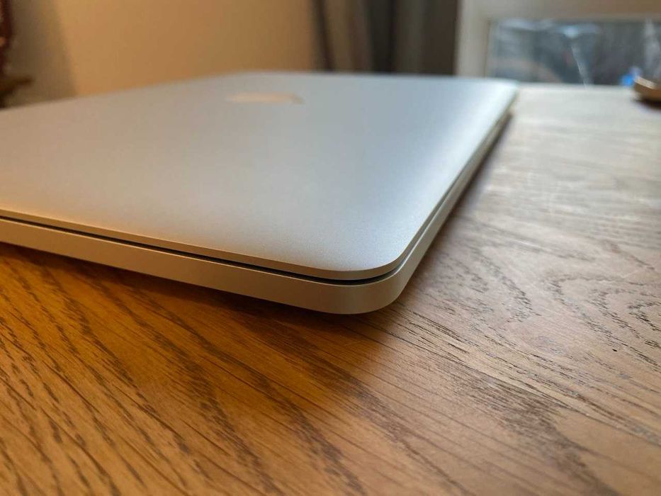 MacBook Pro 15" (2015) | 16 GB RAM | 256 GB SSD | Bardzo dobry stan