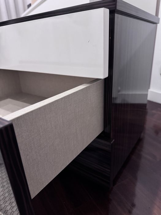 2 mesinhas cabeceira madeira (45€/cada)