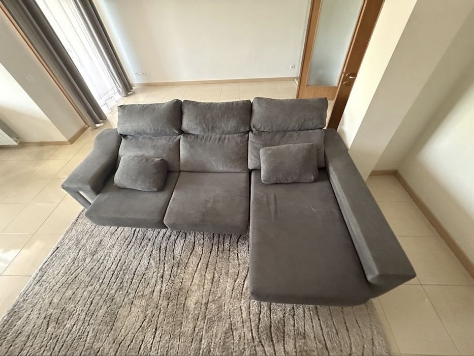 Sofá Chaise Longue com Arrumação e 2 Puffs integrados