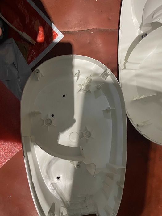 продам корпус для парогенератора Tefalgv5247  и Крышка клапан бойлера