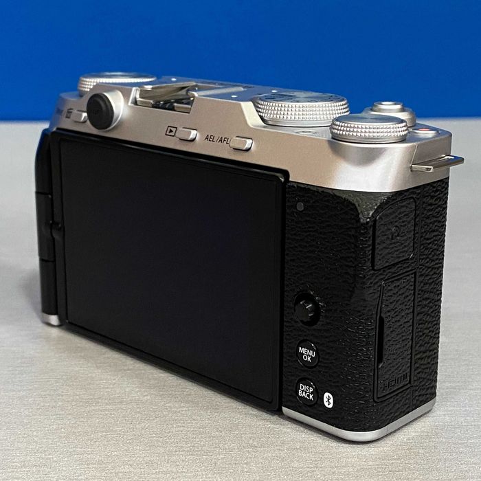 Fujifilm X-M5 (26.1MP) + XC 15-45mm f/3.5-5.6 OIS PZ | NOVA | 3 ANOS DE GARANTIA