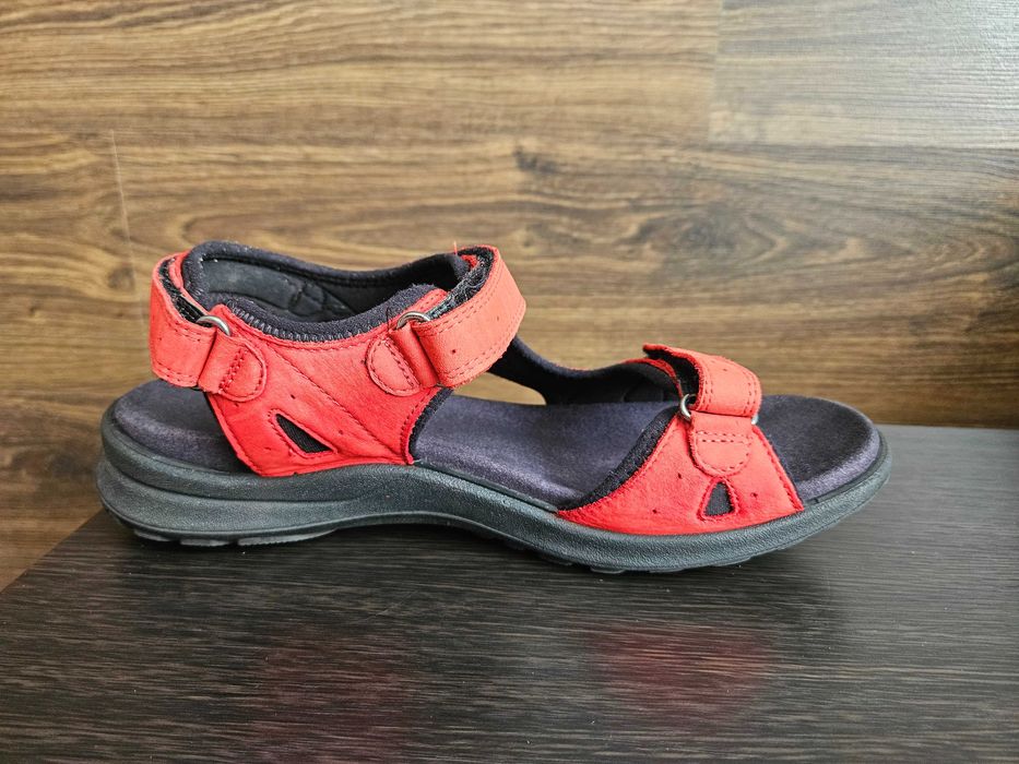 Сандалии Legero/ECCO (Австрия) р. 40 стелька 26 см, ярко- красные. Срочно.