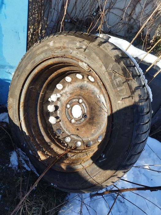 Koła Fiat grande Punto opony zimowe 175/65/15 Vedestein