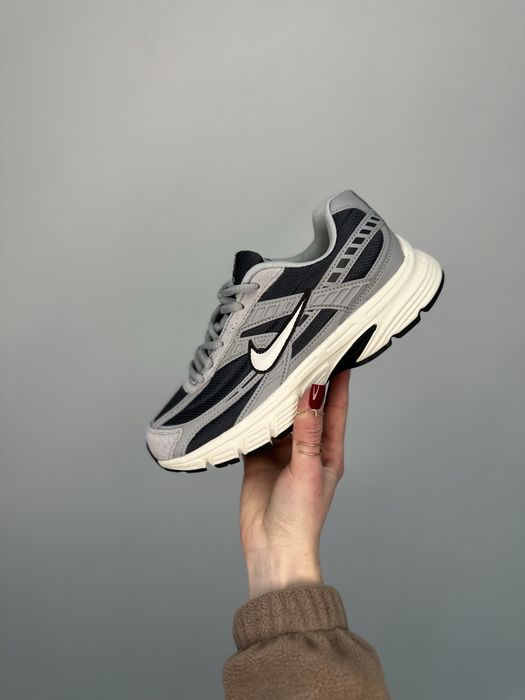 Сірі текстильні кросівки найк nike 37,38,39,40,41р