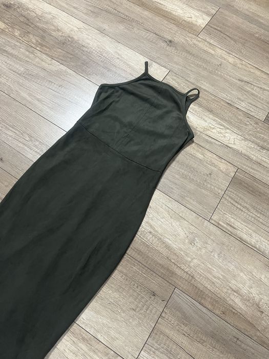 Zamszowa sukienka midi