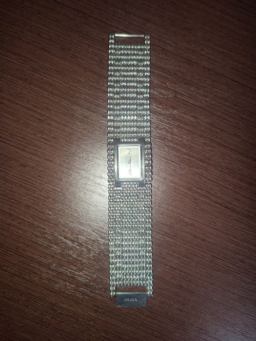 Годинник DKNY гарний