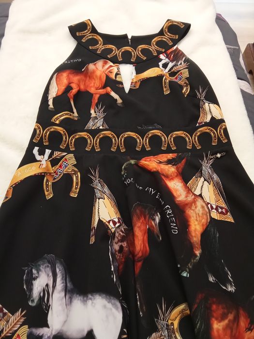 Vestido, mala e blusa como novos