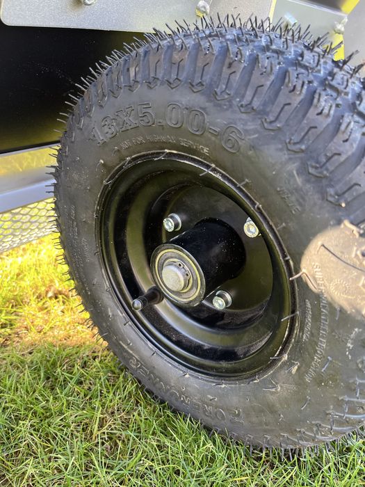 Posypywarka GRAZO SandMaster - piaskowanie trawnika