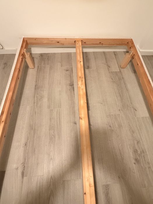 cama Somier Ikea em madeira com estrado. 140x200 - Para desocupar