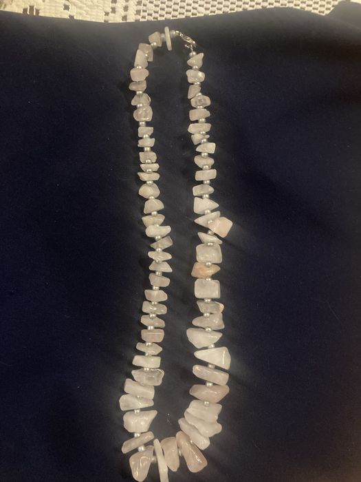 Naszynik kwarc różowy bryłki