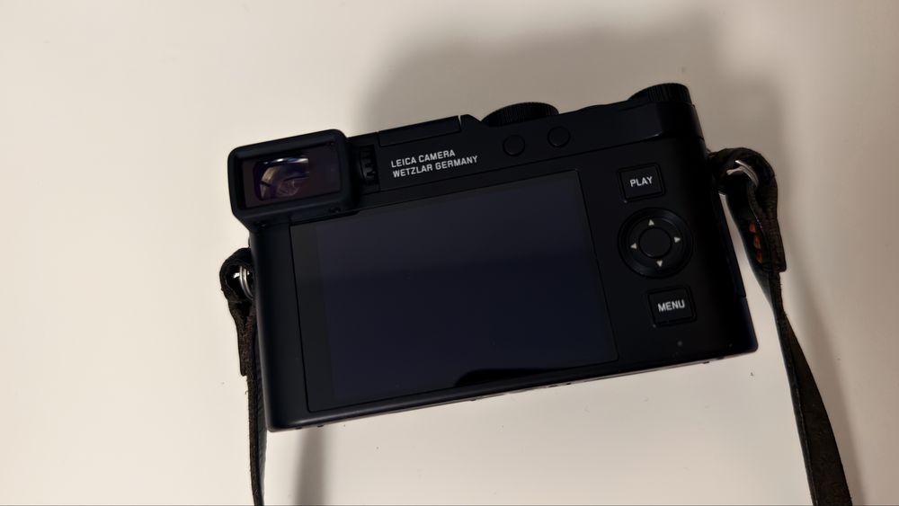 Leica D-Lux 8.
