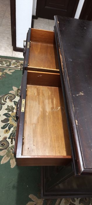 Cômoda com 5 gavetas
