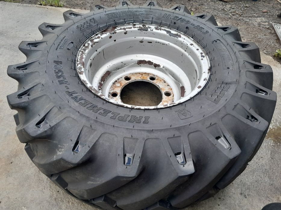 Koło 11.5 - 15.3 BKT Kompletne koło