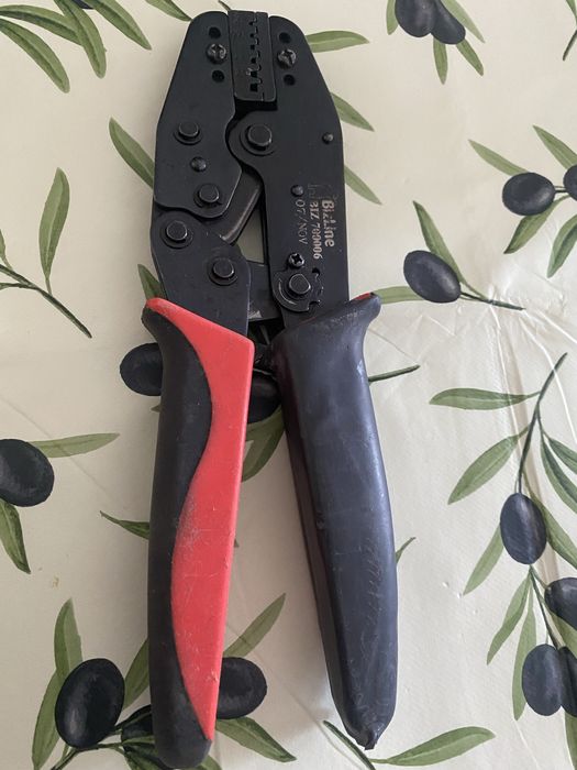 Alicate de cravar BizLine