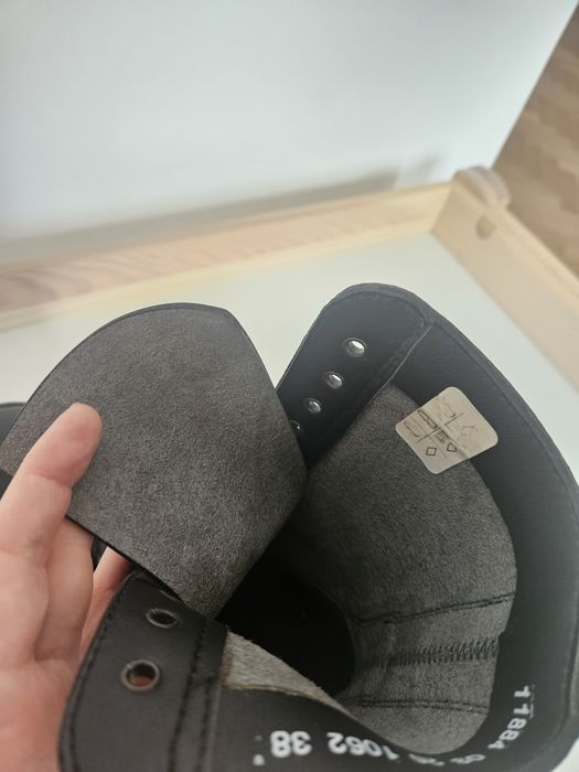 Altercore 351 vegan black, glany, czarne martensy