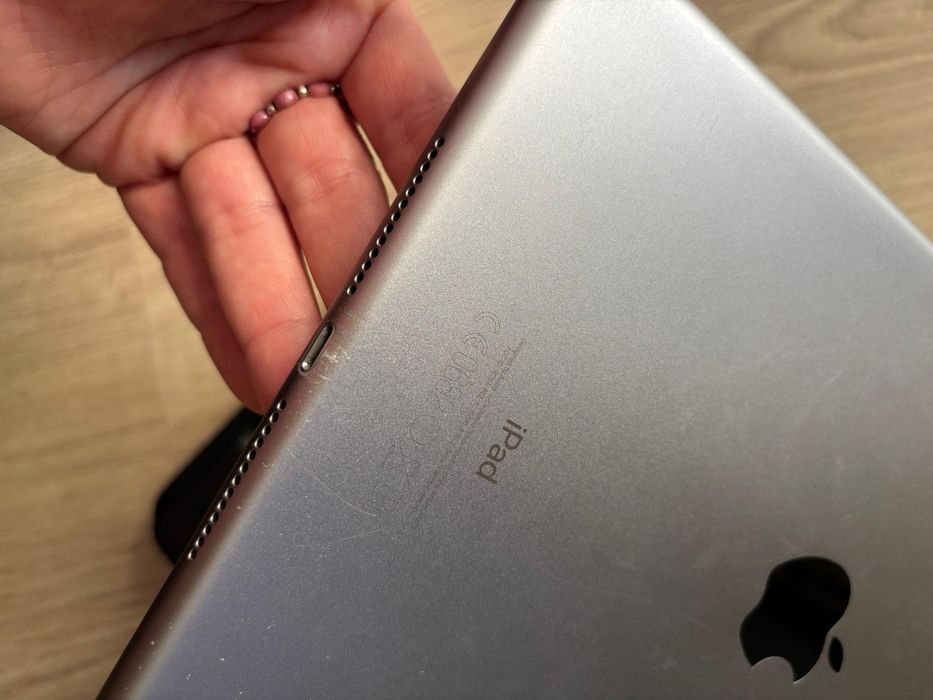 iPad 5 generacji A1822