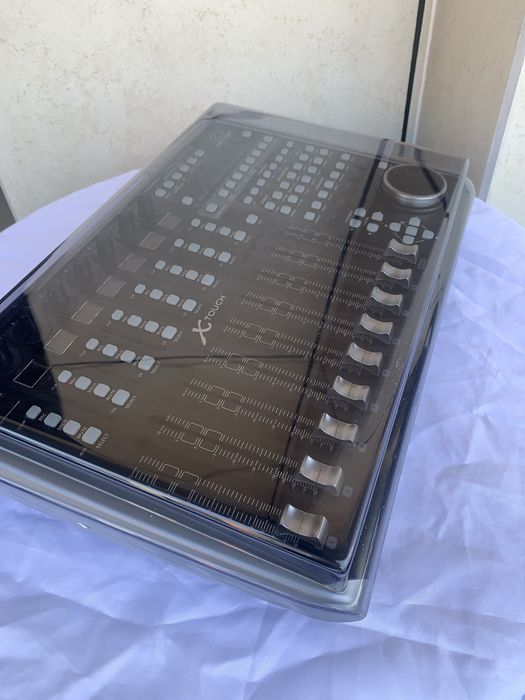 Controlador Behringer X-Touch