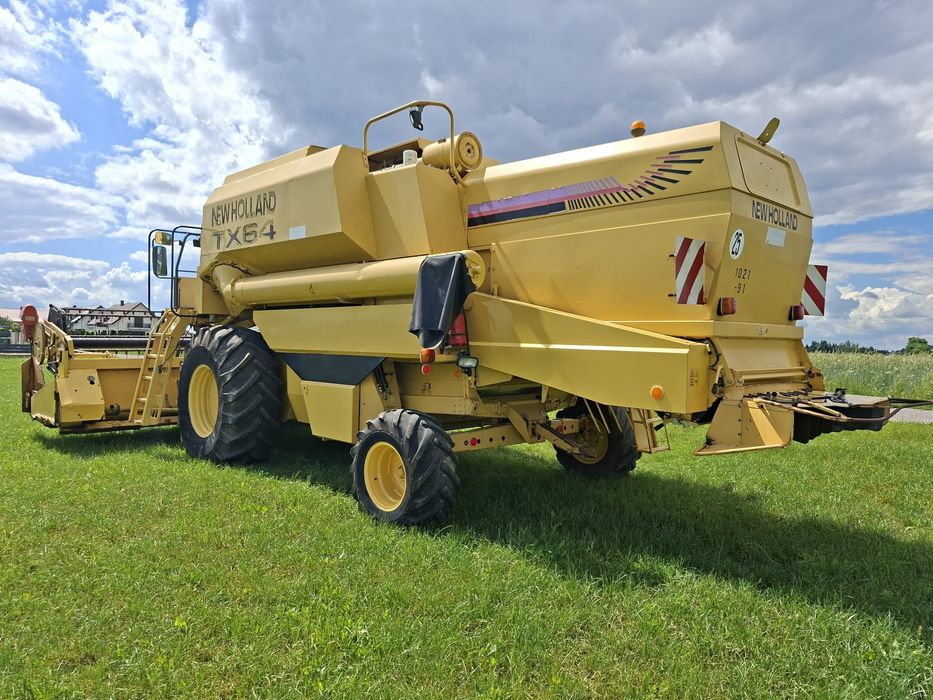 New Holland TX 64 SUPER STAN