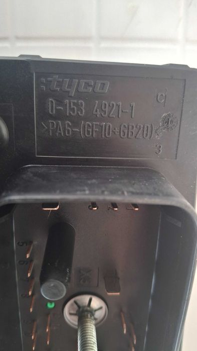 Vendo caixa de fusíveis e reles do astra H