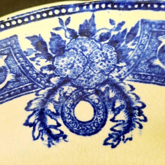 Fábrica de louça antiga  Saсavem/Gilman & Etátuas.