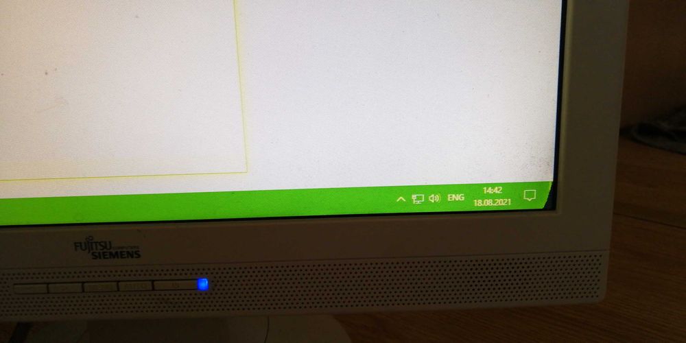 Монитор 19" Fujitsu Siemens L9ZA