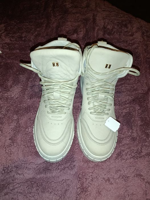 Ботинки женские на шнуровке