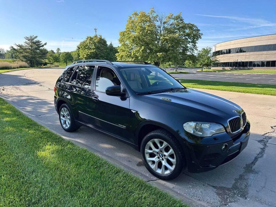 BMW X5 xDrive35i      2012