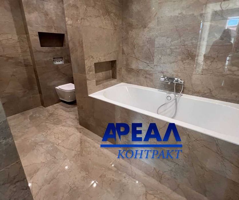 Продам 2-х кімнатну квартиру у "Короні Ренесансу".