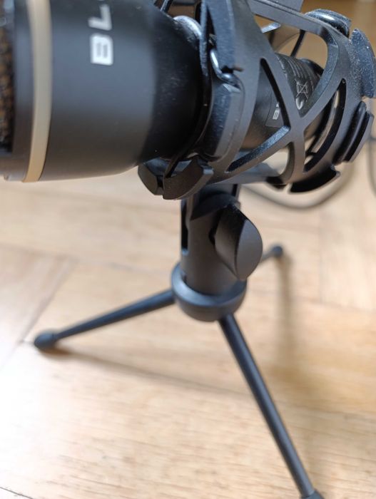 Mikrofon studyjny Blow z filtrem gąbka+podstawka w formie tripodu
