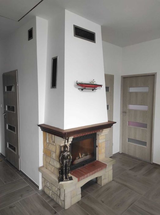 wynajem domku nad jeziorem z plażą i pomostem