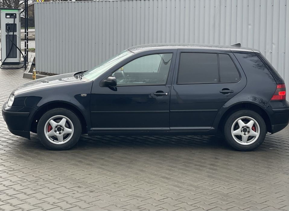 Volkswagen Golf IV 2000р 1.6mpi автомат газ/бензин