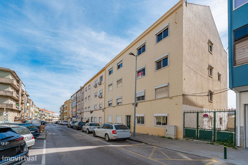 Apartamento T2 à venda na Rua General Humberto Delgado