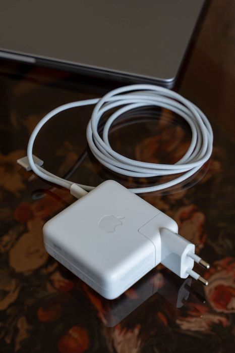 MacBook Pro 14 cali M1 Pro 16 GB RAM 512GB SSD