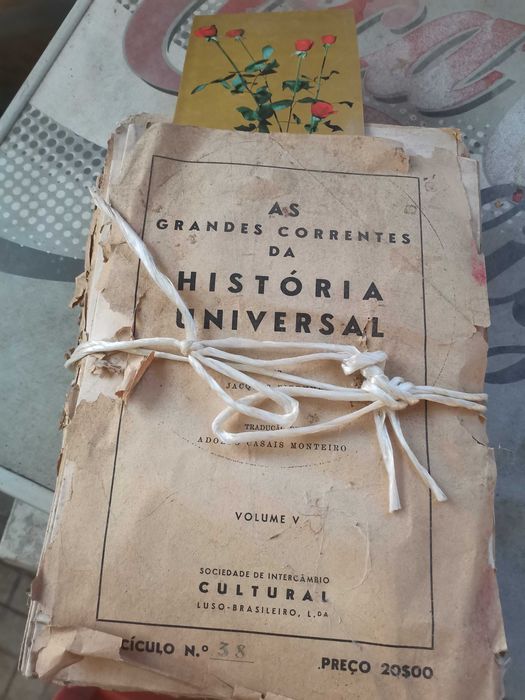 Diario do governo com promolação do HIINO NACIONAL em 1957 e fascículos originais capítulos da HISTÓRIA UNIVERSAL