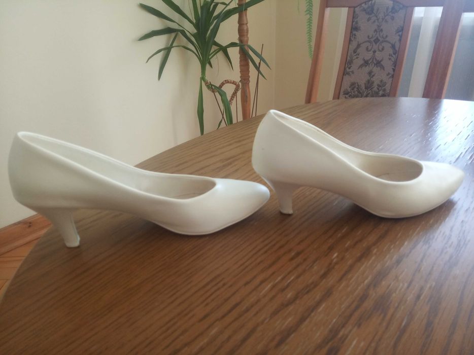 Buty na obcasie r.38