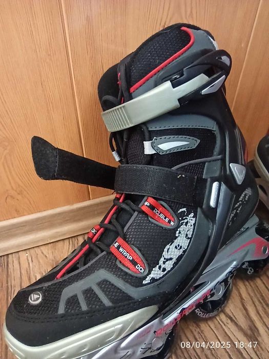 Ролики підліткові, чоловічі Rollerblade (р. 41\26,5 см) стан нових.