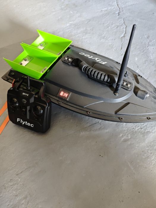 Zdalnie Sterowana Łódź Zanętowa Flytec Fishing Bait Boat