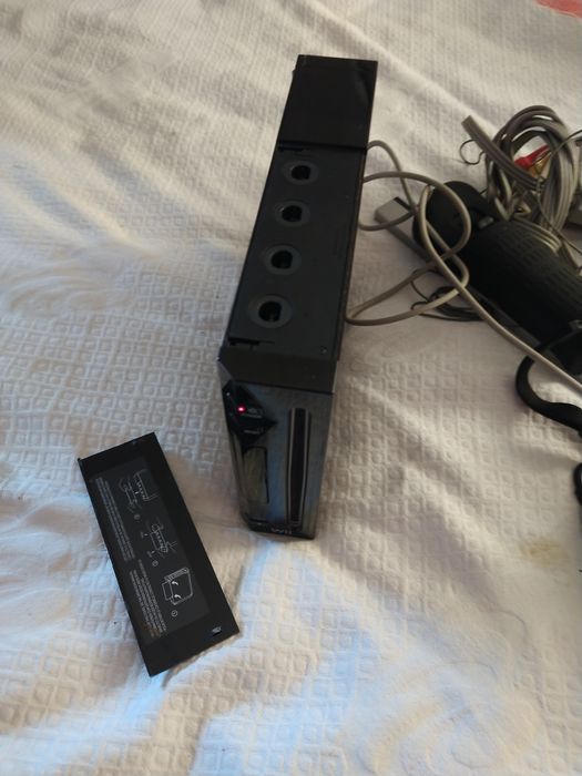 Consola Nintendo Wii com acessórios e jogo