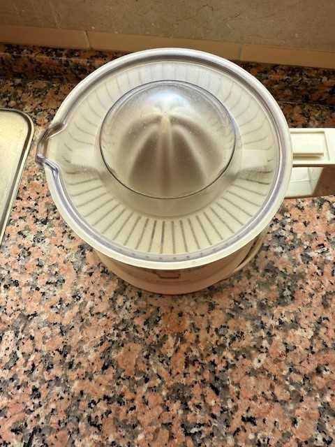 Exprimidor de laranjas UFESA Citropress