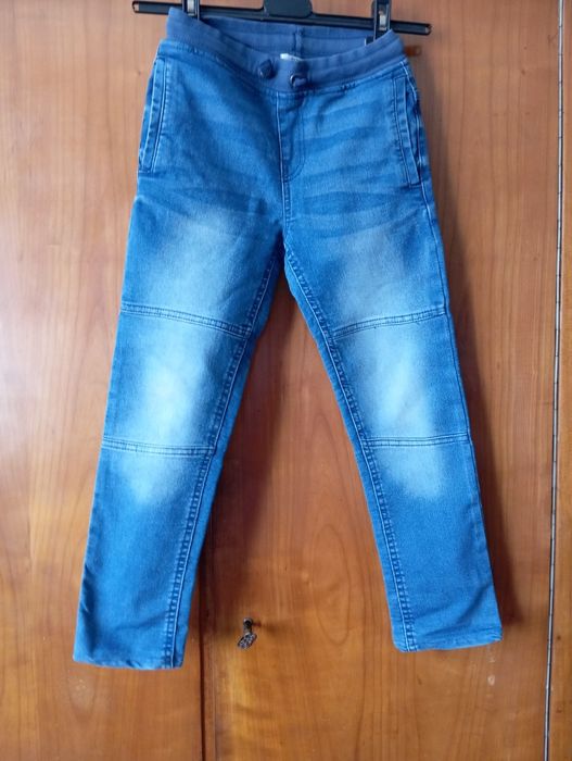 Spodnie jeansowe r. 134