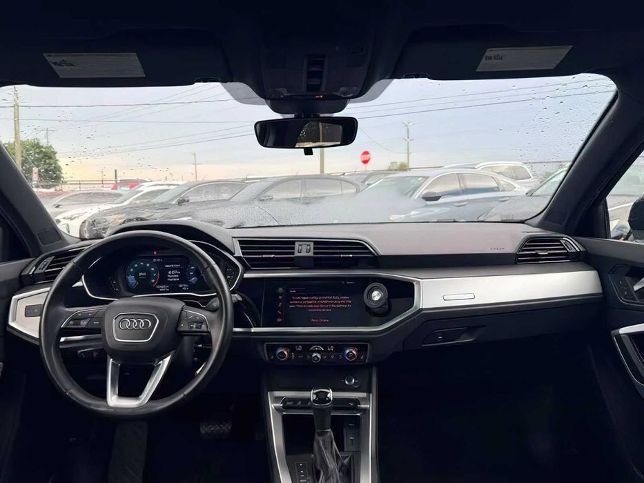 Audi Q3      2019