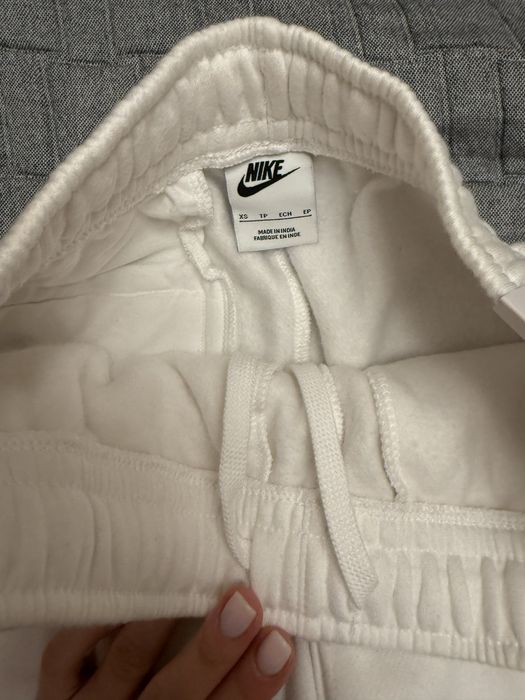 Жіночі спортивні штани xs s nike
