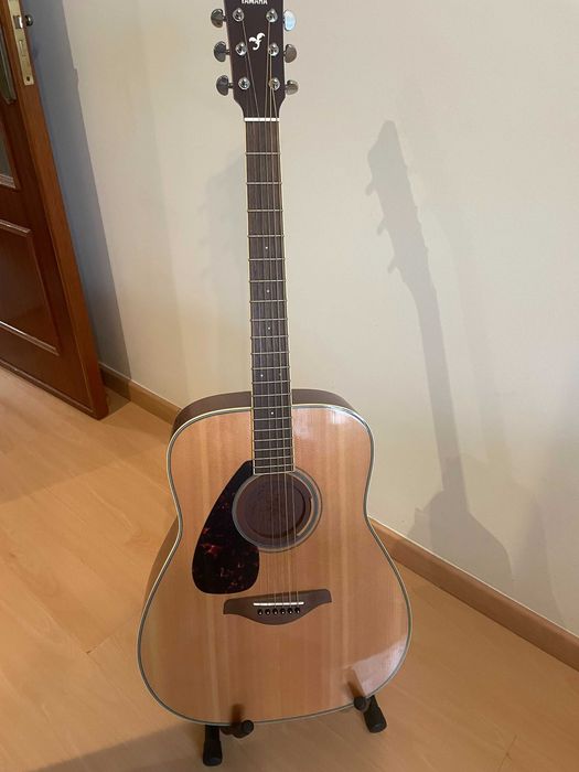 Yamaha FG820L NT II Left-Hand Acoustic Guitar + Bag + Stand