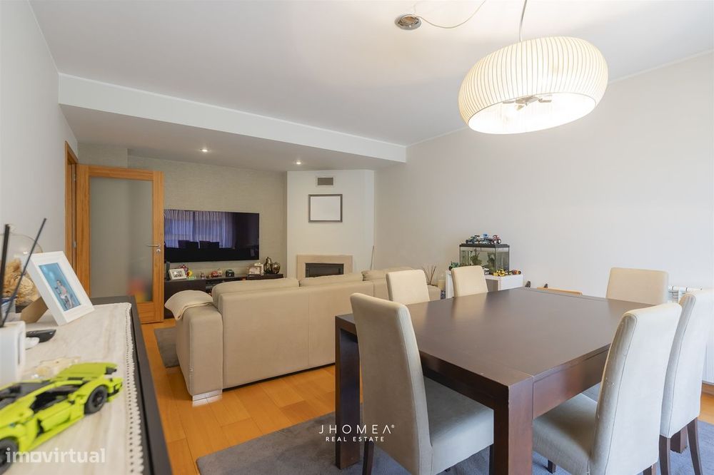 Apartamento T3 em Águas Santas, com garagem fechada. — Águas Santas, Porto