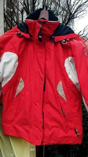Kurtka ocieplana Gore-Tex z kapturem