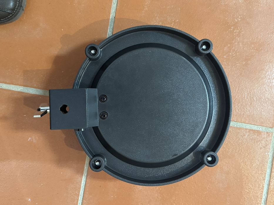 Tom Alesis 8-inch445796545190307841